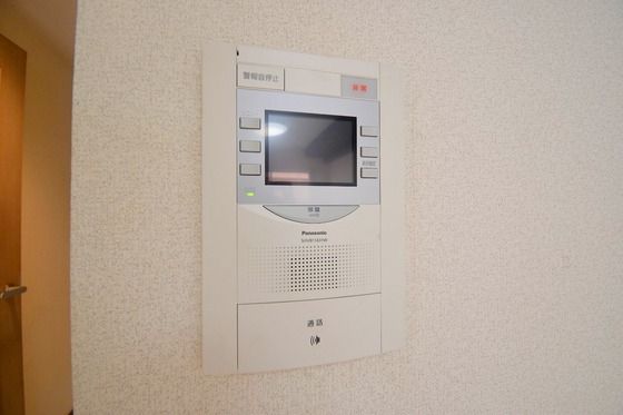 �y�Z�L�����e�B�z�@