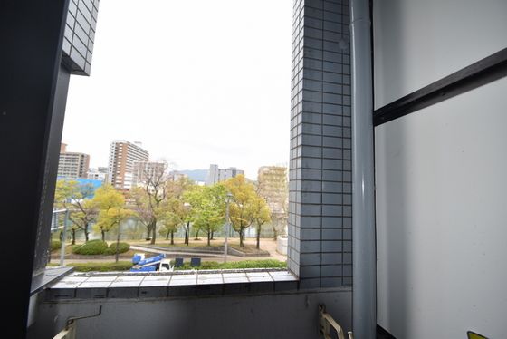 �y���]�z�@