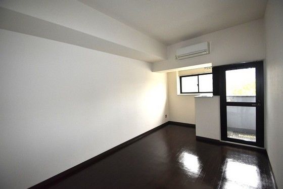 �y�����E���r���O�z�@