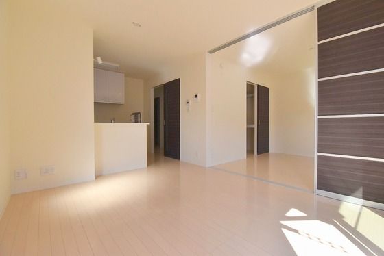 �y�����E���r���O�z�@