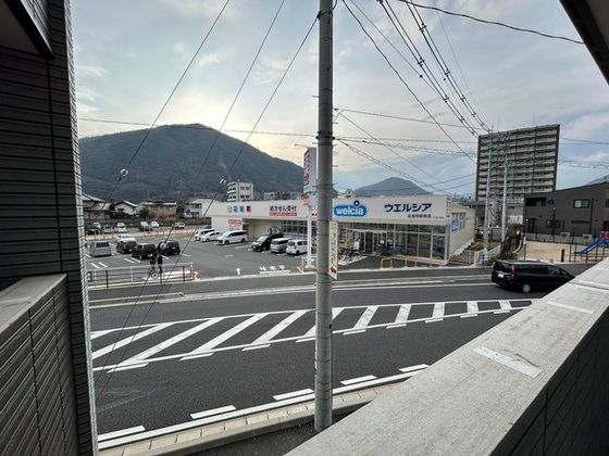 �y���]�z�@