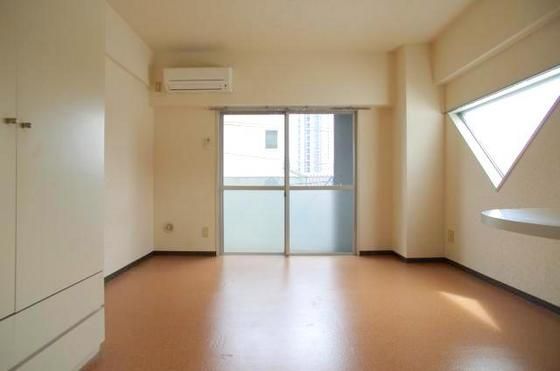 �y�����E���r���O�z�@