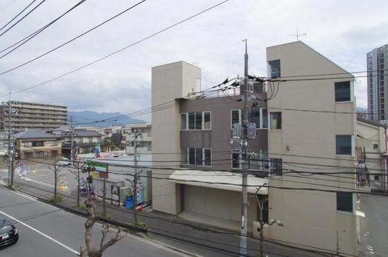 �y���]�z�@