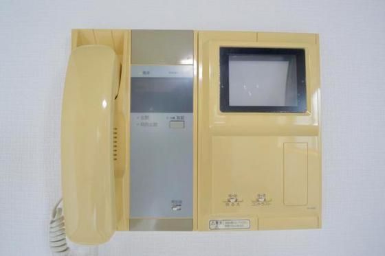 �y�Z�L�����e�B�z�@