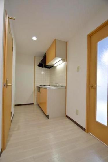 �y�����E���r���O�z�@