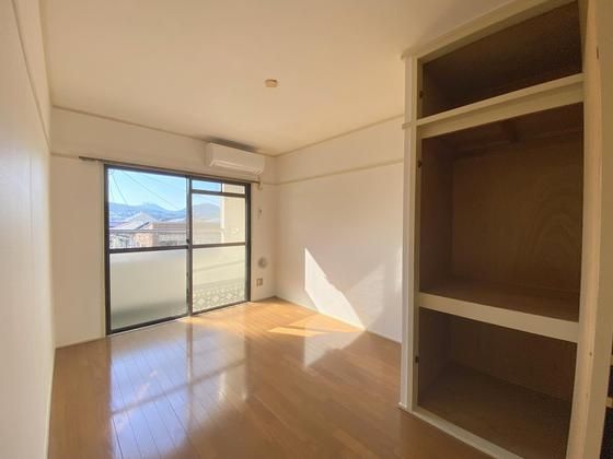 �y�����E���r���O�z�@