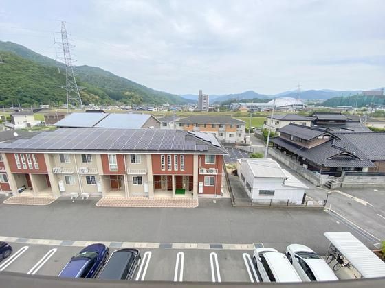 �y���]�z�@