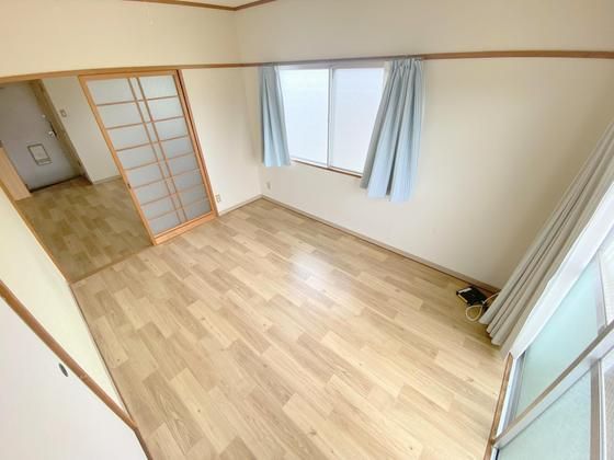 �y���]�z�@