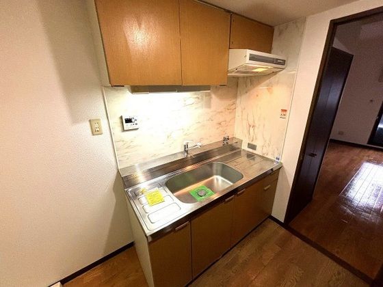 �y�L�b�`���z�@