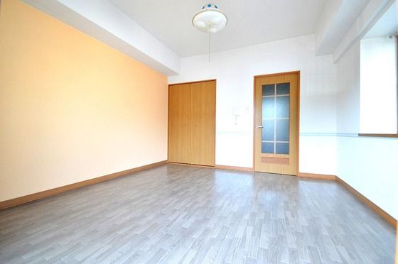 �y�����E���r���O�z�@