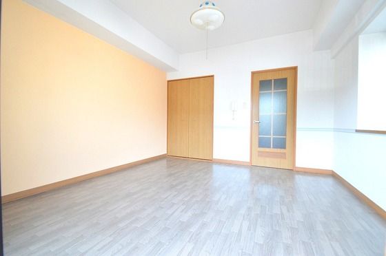 �y�����E���r���O�z�@