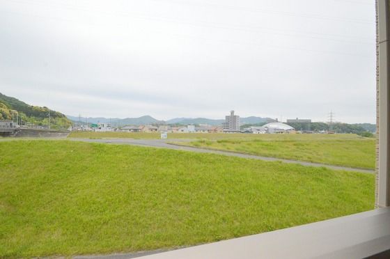 �y���]�z�@