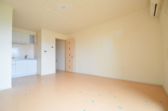 �y�����E���r���O�z�@