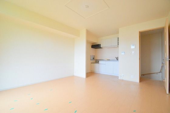 �y�����E���r���O�z�@