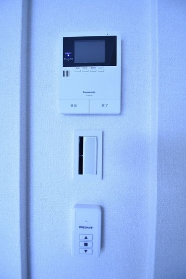 �y�Z�L�����e�B�z�@