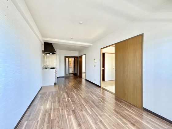 �y�����E���r���O�z�@