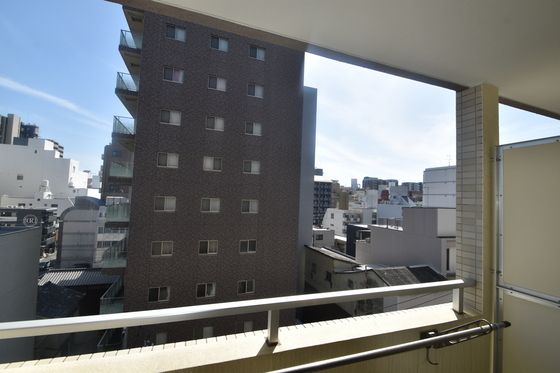 �y���]�z�@