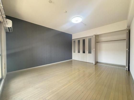 �y�����E���r���O�z�@