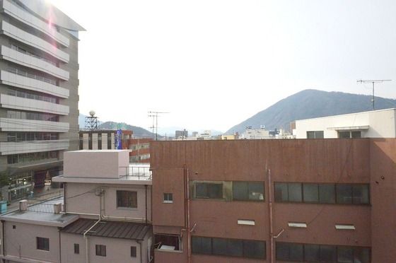 �y���]�z�@