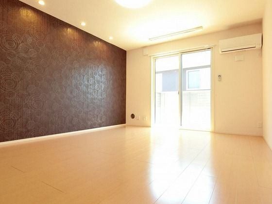 �y�����E���r���O�z�@