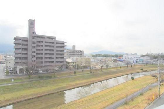 �y���]�z�@