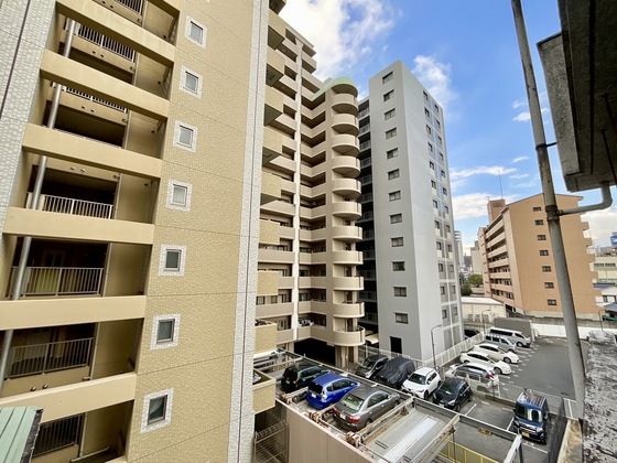 �y���]�z�@