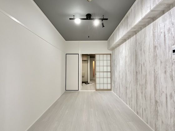 �y�����E���r���O�z�@