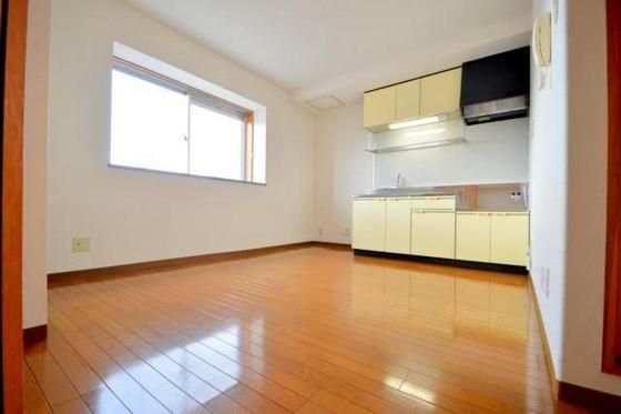 �y�����E���r���O�z�@