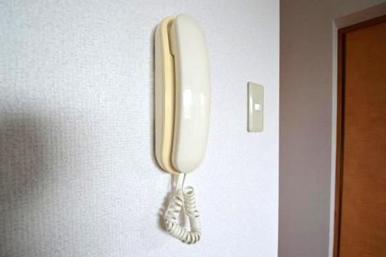 �y�Z�L�����e�B�z�@