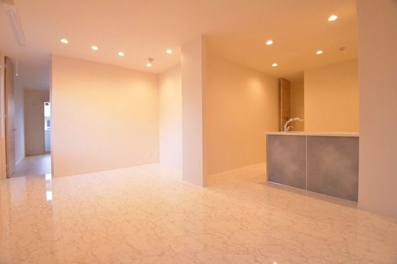 �y�����E���r���O�z�@