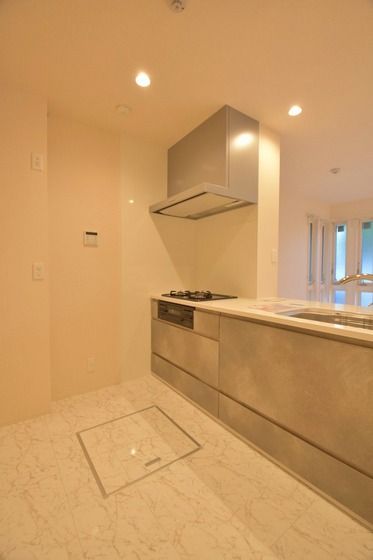 �y�L�b�`���z�@