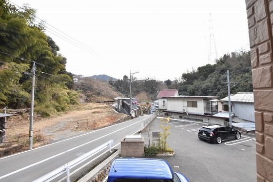 �y���]�z�@