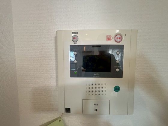 �y�Z�L�����e�B�z�@