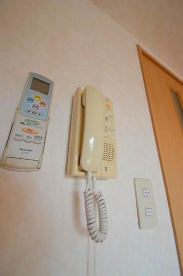 �y�Z�L�����e�B�z�@�I�[�g���b�N�t�E�C���^�[�z��