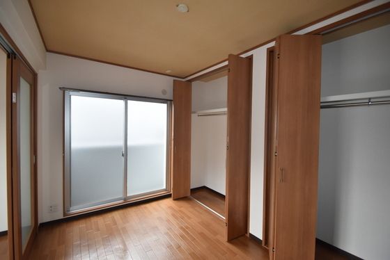 �y�����E���r���O�z�@