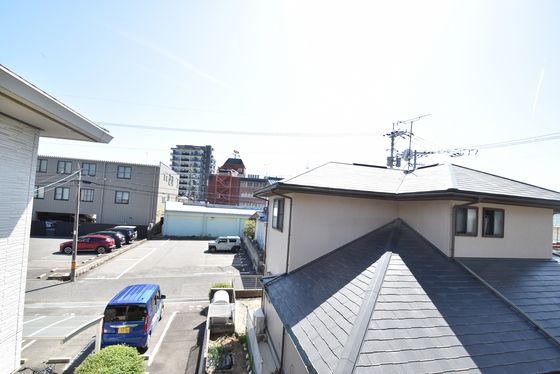 �y���]�z�@