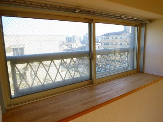 �y���]�z�@