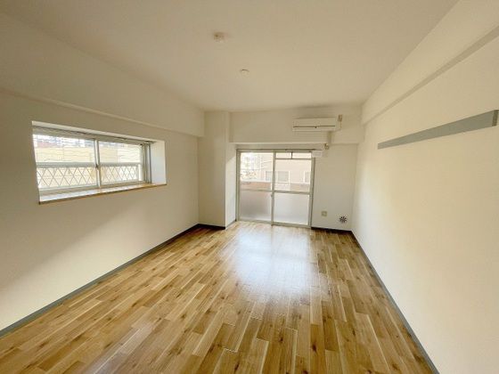 �y�����E���r���O�z�@