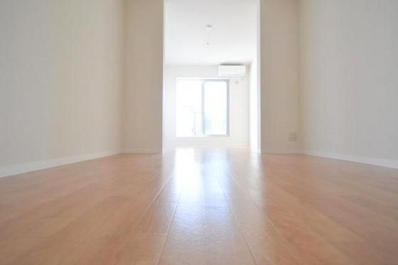 �y�����E���r���O�z�@