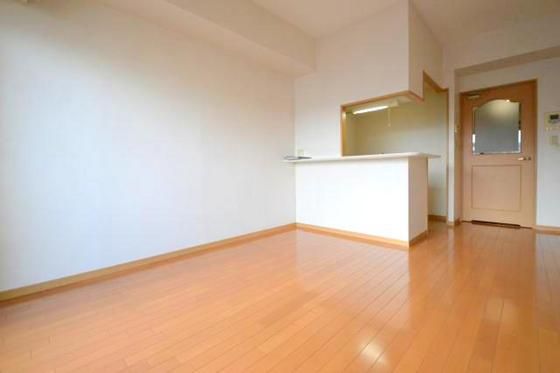 �y�����E���r���O�z�@