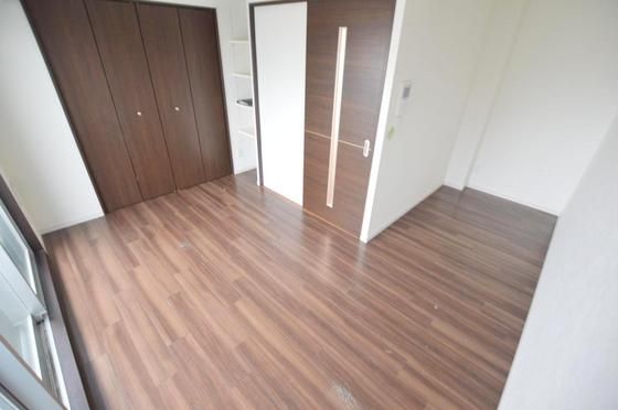 �y�����E���r���O�z�@�x�b�g�X�y�[�X