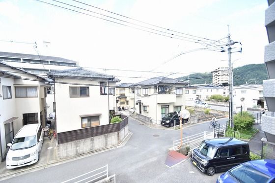 �y���]�z�@