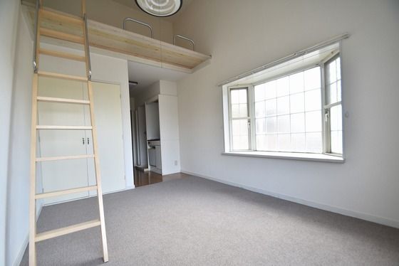 �y�����E���r���O�z�@