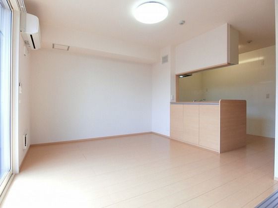 �y�����E���r���O�z�@