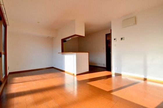 �y�����E���r���O�z�@