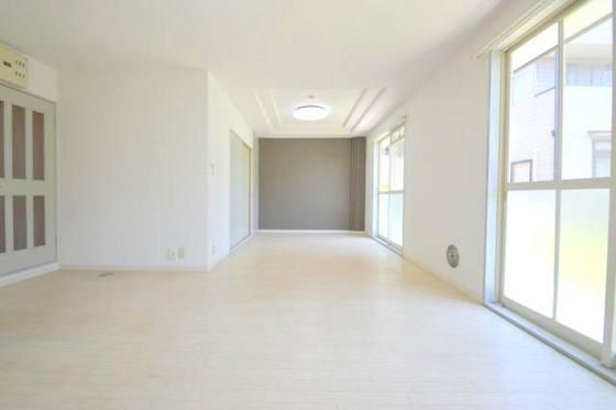 �y�����E���r���O�z�@