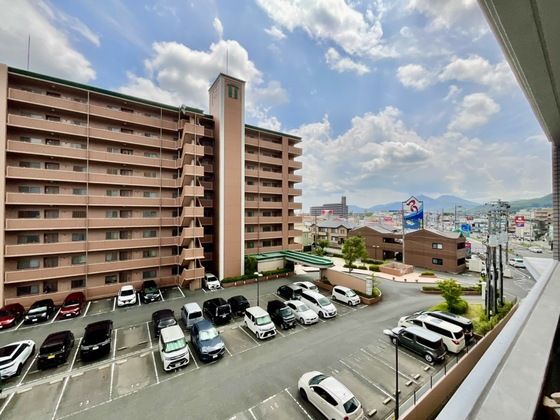 �y���]�z�@