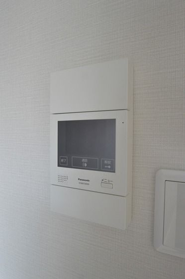 �y�Z�L�����e�B�z�@