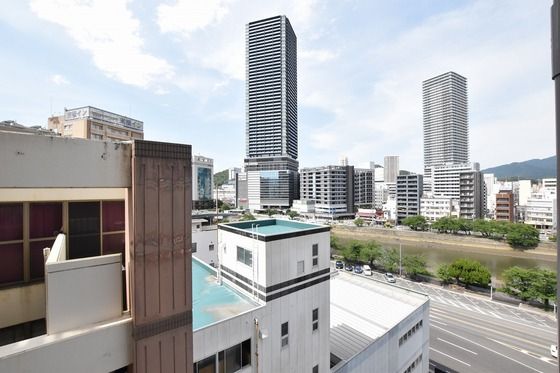 �y���]�z�@