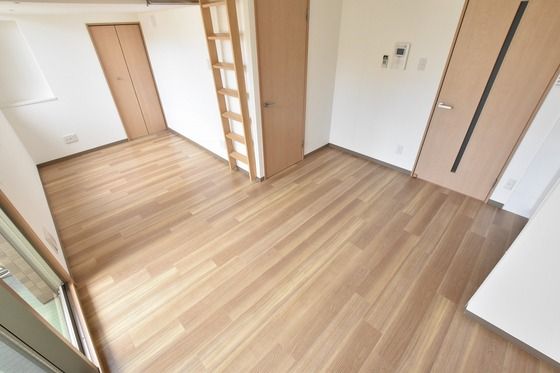 �y�����E���r���O�z�@